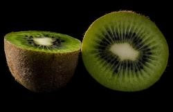 6 Amazing Health Benefits of Kiwi Fruit